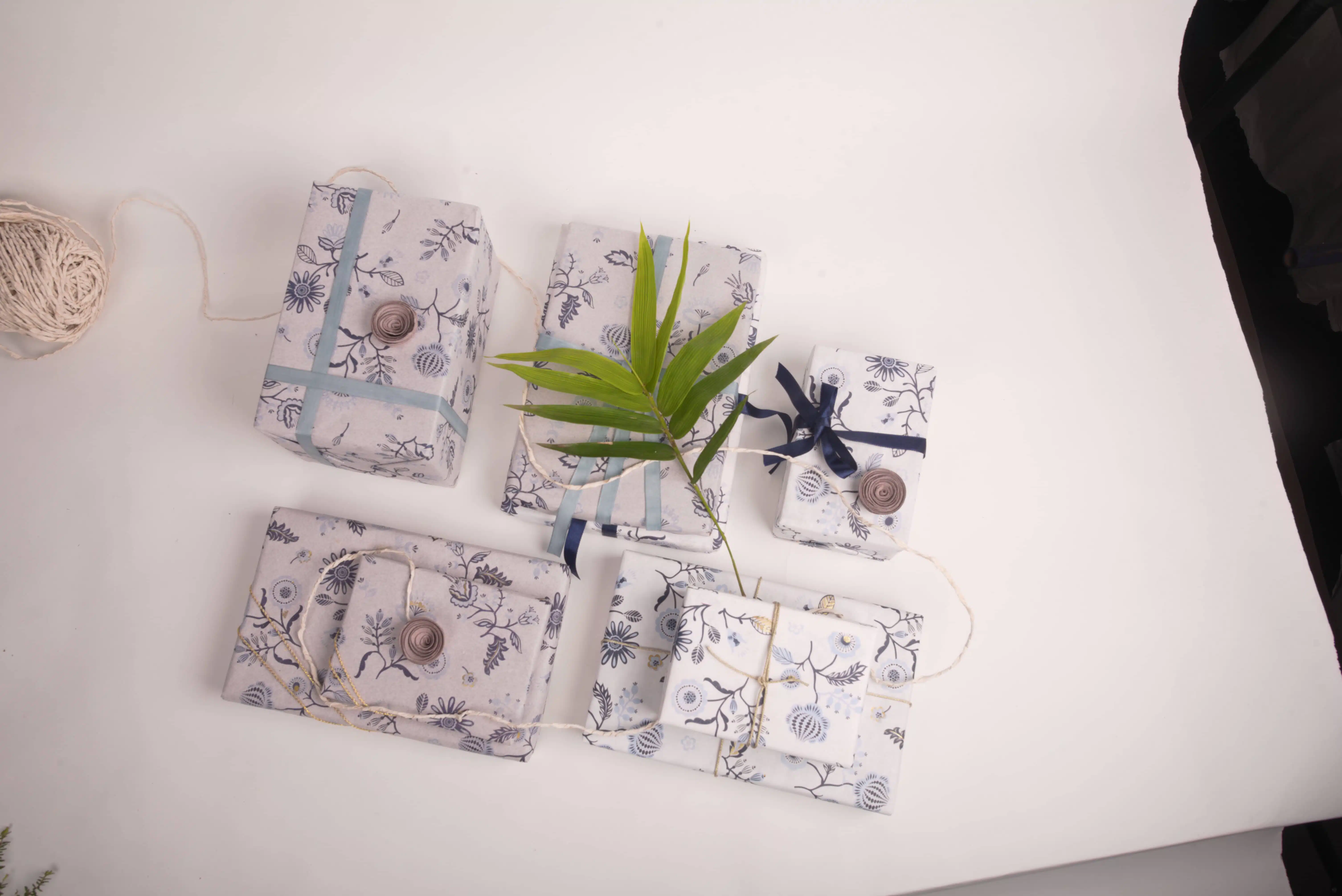 Floral christmas gift wrap scaled